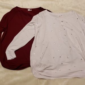 Bundle of 2 Gap light weight crew neck sweater.